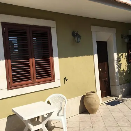 Holiday home Villetta Flora Marina